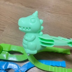 雪玉製造機 スノーボールメーカー 雪玉メーカー 特大 4個セット そり・雪遊び 子供 大人 雪合戦 雪遊び おもちゃ ギフト プレゼント 遊び方簡単 屋外 冬 耐久性 厚い 雪玉づくり 雪型づくり の画像