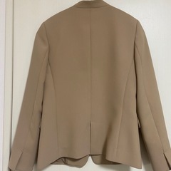 レディースジャケット2点セット（ベージュ＆ネイビー／通勤用）の画像