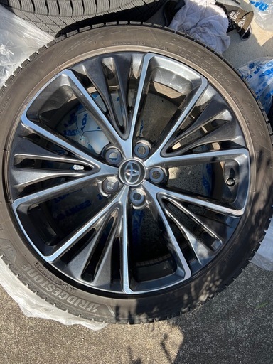 新型プリウス ：ブリヂストン BLIZZAK VRX3