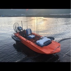 ハンターボート(サイドフーロト付き)2馬力船外機の画像