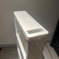 ニトリ  軽くて組立簡単 スリムラック 4段　コロ付の画像