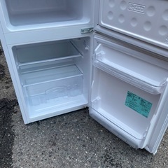 NO B840冷蔵庫 ホワイト JR-N85D-W [85L /2ドア /右開きタイプ] 2021年の画像