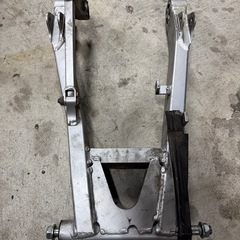 ゼファーχ 純正スイングアームの画像