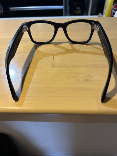 Ray-Ban
