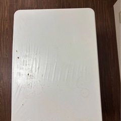 折りたたみ机の画像