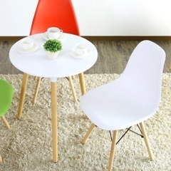 丸テーブルの画像