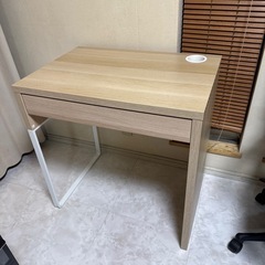 テーブル　机の画像