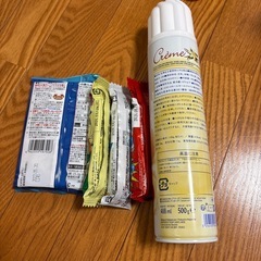 特大ホイップクリーム、ポップコーンの素、うまい棒の画像