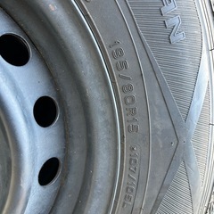 バリ山 ハイエース 195/80R15 スタッドレスタイヤ スチールホイールセットの画像