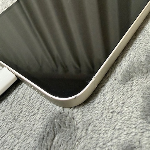 決まりました【?バッテリー100%】iPhone 13 256GBスター ライト本体 