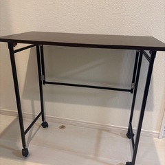 折りたたみテーブルの画像