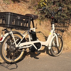 受け付け終了しました、定価13万円以上、バッテリー16Ah、充電回数10回程度、 購入1年以内、新古品、鍵1本、 動作確認問題ありません、引き取りに来てくれる方限定、整備済み、すぐ乗れますの画像