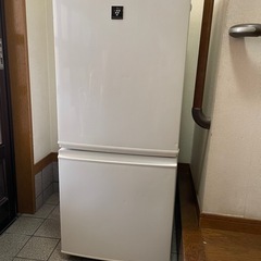 譲渡決定　
SHARP2ドア冷蔵庫　古いですが綺麗の画像
