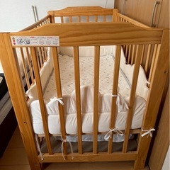 ベビーベッドの画像