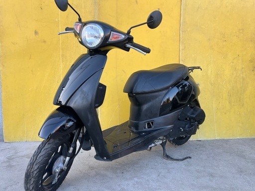 現行モデル⭐️超低走行5，200km‼️外装ピカピカ新品⭐️レッツ スズキ CA4AA型⭐️安心のFiモデル‼️原付　スクーター　50cc