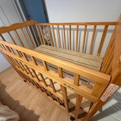 ベビーベッドの画像