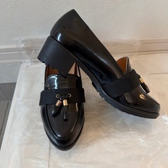 リゾイ REZOY のモールドソールコンフォートタッセルローファーの画像