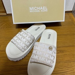 MICHEAL KORS  レディース サンダル 23cmの画像