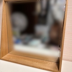 化粧台の鏡の画像