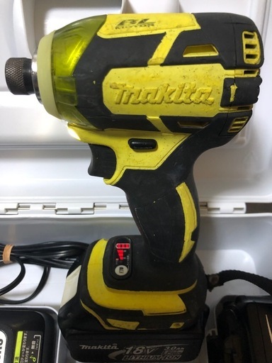 ②マキタ18vインパクトドライバTD148D中古美品オリジナルハウジング