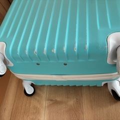 スーツケース　キャリーケースの画像