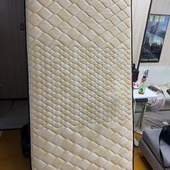【シングルベッドフレーム＋マットレス付き】の画像