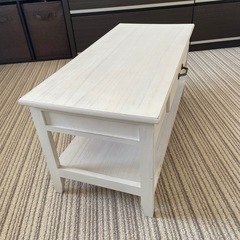 白いテレビ台の画像