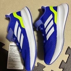 新品タグ付✨adidas✨19.0㎝✨キッズシューズ✨子供靴✨アディダス✨定価4,400円の画像