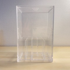 【フタ付きで埃から守る】化粧品・筆・ペン収納 クリアボックスの画像