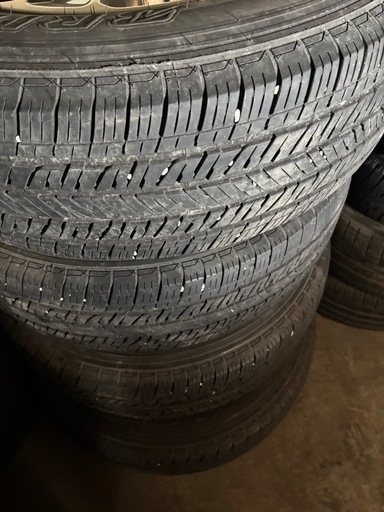【中古美品】jeep ラングラー純正ホイール　ブリヂストン 255/70R18 溝有り