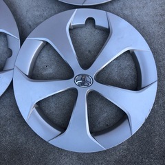 30プリウス　後期　純正ホイールキャップ　4枚の画像