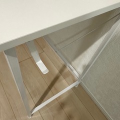 パソコンデスクの画像