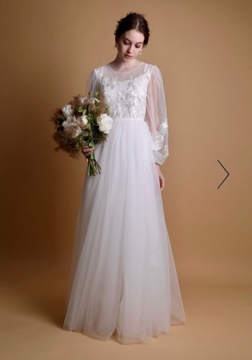 【早い者勝ち】ドレス1万円／タキシード2万円／新郎新婦セット可