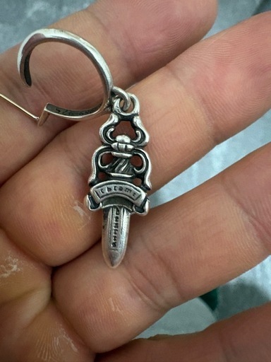 クロムハーツ ピアス 片耳 キャッチなし