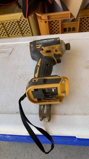完了　マキタ充電式3/31インパクトドライバー 18V(中古品)値引き
