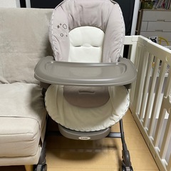 ★2025年購入！美品！定価3万円★コンビ ネムリラFF スウィングベッド&チェア ハイチェア ベビーベッド ハイ＆ローラック お食事用椅子の画像