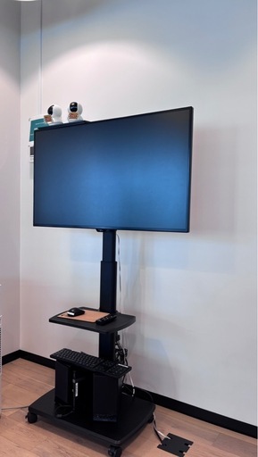 大画面4Kモニター(スタンド付き)