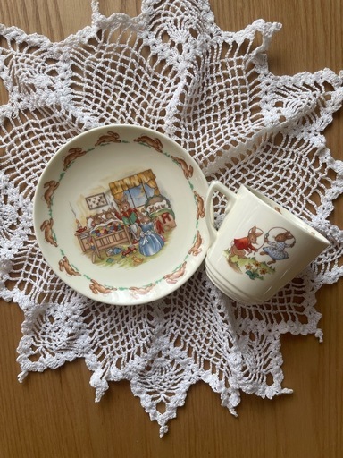 イギリス　ロイヤルドルトン　カップ&ソーサー