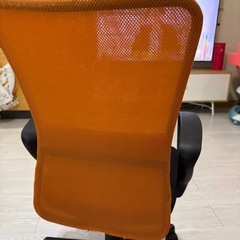 上下回転椅子の画像