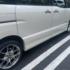 セレナハイブリッドライダーの画像