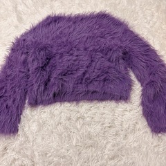 紫　ふわふわ　セーターの画像