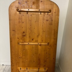 木製テーブルの画像