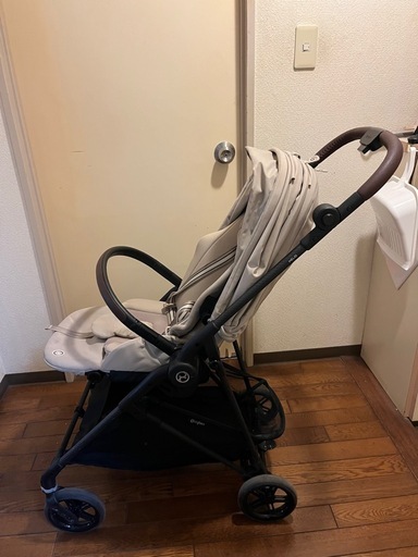 ?????24年式(アカチャンホンポモデル)beigeメリオ、チャイルドシート クラウドT  iサイズ  セピアブラック＋