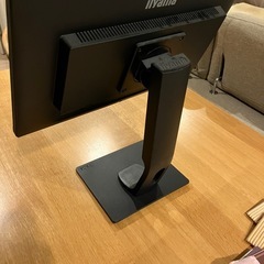 壊れたモニターの画像