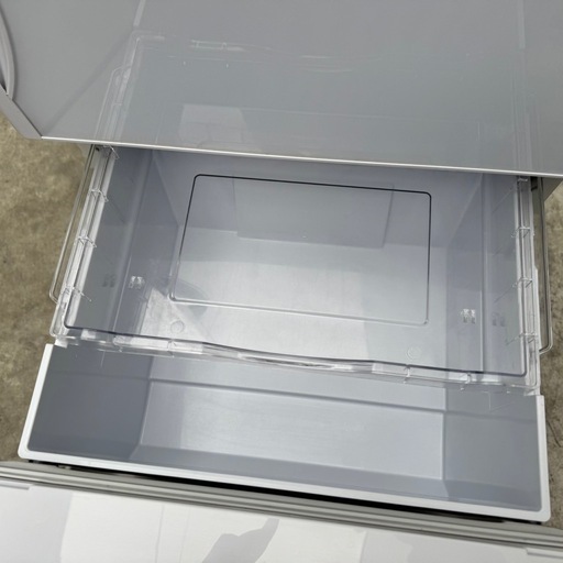 ?251⭐️2018年製美品★日立　冷蔵庫　大型　3ドア　自動製氷　ガラス扉