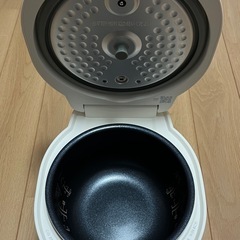 炊飯器 3合 マイコン式 RC-MGB30-Wの画像