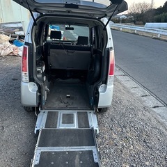 車いす移動車の画像