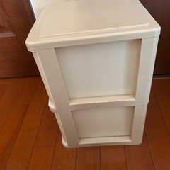 プラスチック収納チェストの画像