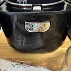 アイリスオーヤマ　炊飯器　2022年製　ブラック　家電　電化製品　キッチン　レンジ　冷蔵庫の画像