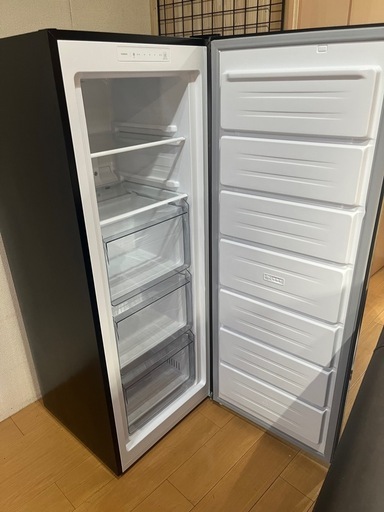 【2023年製】美品　
ハイアール　冷凍庫　　161㍑
